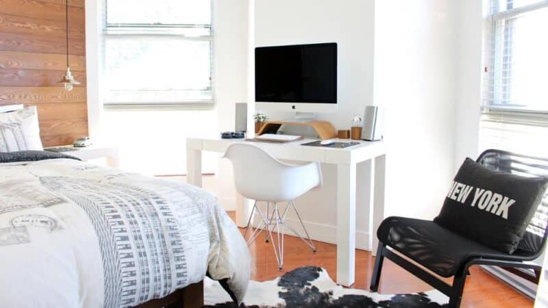 Czy firany pasują do nowoczesnych salonów?