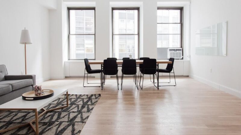 Rolety rzymskie czy tradycyjne – co wybrać?