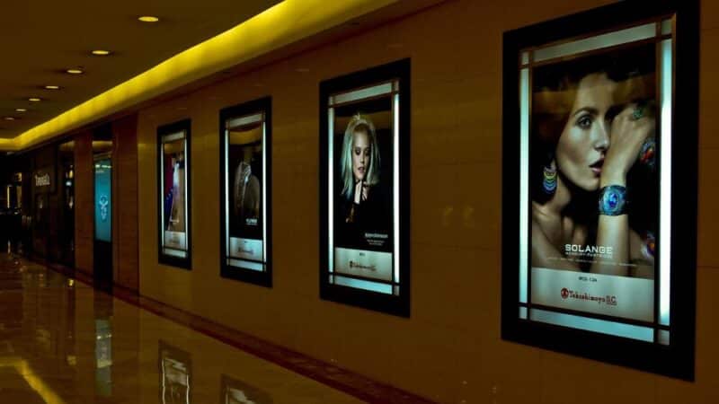 Jakie tapety są modne w 2025 roku? Najnowsze trendy i inspiracje